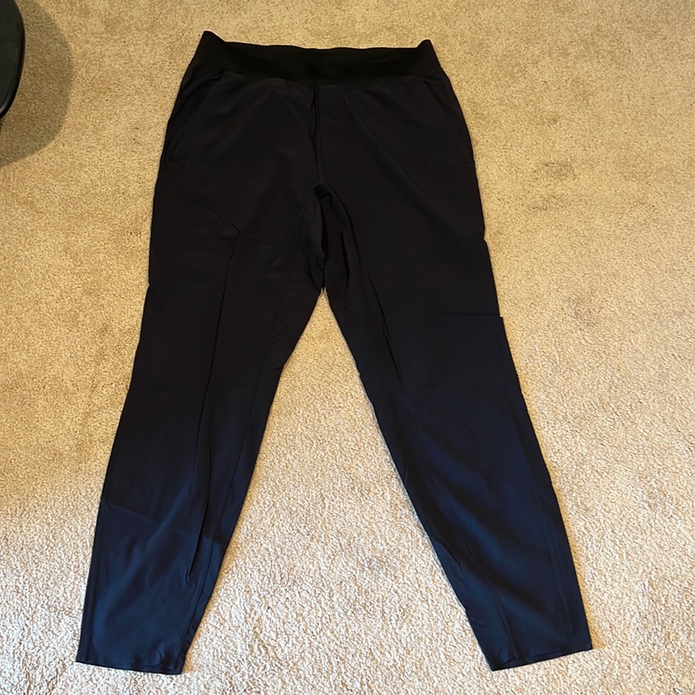 Black lululemon athletic pants Sz Large